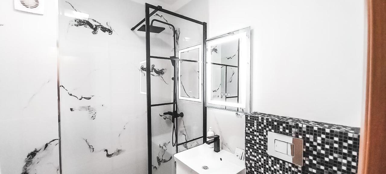 Sun Plaza Oasis With Self Check In And Fast Wifi Apartment บูคาเรสต์ ภายนอก รูปภาพ